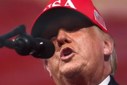 Trump zakázal CNN, Politicu a MS NOW v Bielom dome. Médiá obvinil z klamstiev