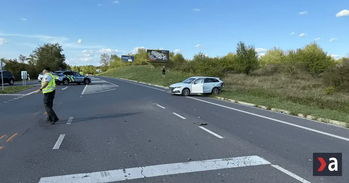 Zrážka motocykla s autom medzi Záhorskou Bystricou a Stupavou