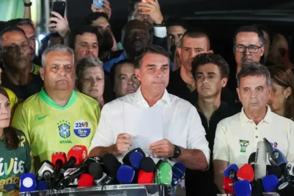 Bolsonaro neuznáva víťazstvo Lulu. Chce anulovať prezidentské voľby v Brazílii