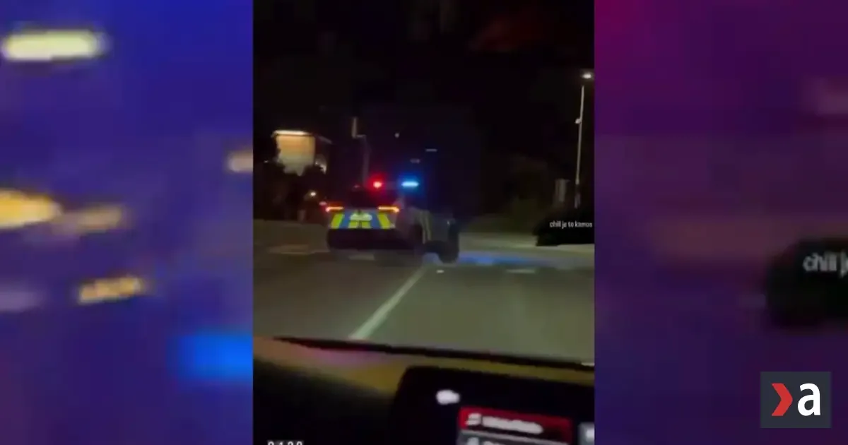 Bratislavská policajná hliadka čelí vyhodeniu pre divokú jazdu s majákmi v protismere