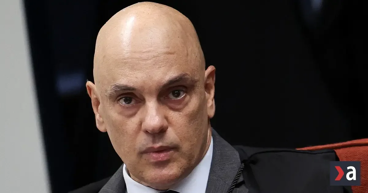 Brazílsky súd vydal zatykač na syna exprezidenta Bolsonara, ktorý žije v USA