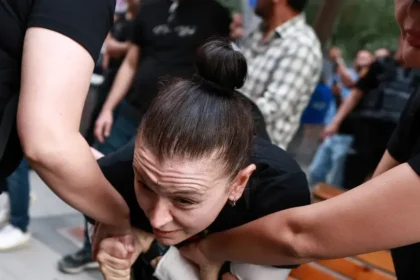 EÚ kritizuje Turecko za ústup od demokracie a vzďaľovanie sa od členstva