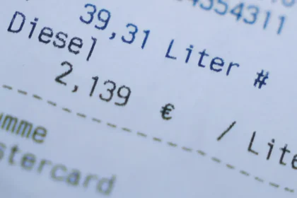 EÚ rokuje o drahej nafte. Brusel zvoláva štáty a žiada rýchle riešenia