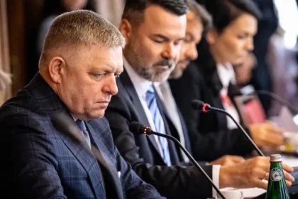 Fico k opozičným poslankyniam: Správate sa ako baby na trhu