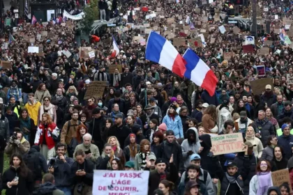 Francúzsko dáva miliardy na školy a menšie triedy