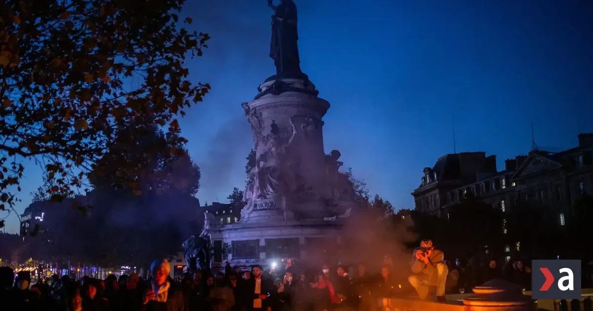 Francúzsko sprísňuje opatrenia po nepokojoch, o zákazoch rozhodnú miestne úrady