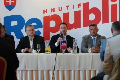 Hnutie Republika má viac starostov než PS, no jej kandidáti dostali šesťkrát menej hlasov