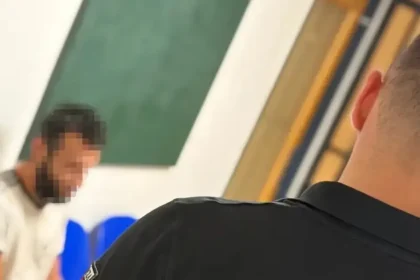 Hrozil v autobuse smrťou, čelí ročnému väzeniu