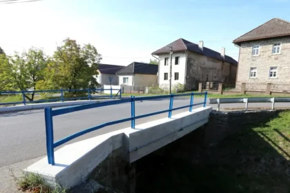 Jesenné počasie v noci pritvrdí, teploty klesnú až k bodu mrazu