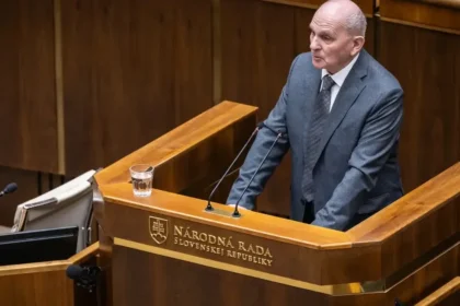 KDH sa musí rozhodnúť, či chce vládnuť s Progresívnym Slovenskom