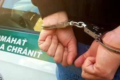 Kontrola mobilu odhalila plán stretnutia s 12-ročným dievčaťom