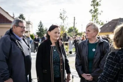 Kuciakovci a Kušnírovci odkazujú po otvorení pamätníka vo Veľkej Mači