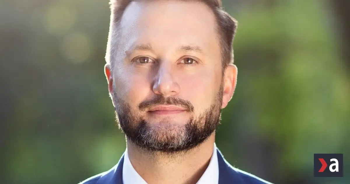 Matúš Vallo má podľa exit pollu obhájiť post bratislavského primátora