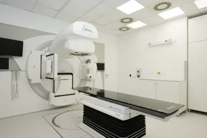 Michalovská nemocnica má nový lineárny urýchľovač za vyše 4 milióny eur