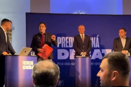 Moderátor vyhlásil, že to nie je maštaľ, a predvolebná debata v Žiline bola zrušená