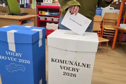 Nesprávne lístky hlásia z Bratislavy aj východu, právnik varuje pred spochybnením