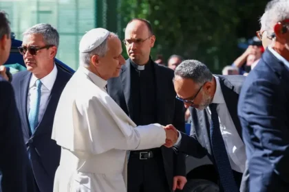 Pápež Lev XIV. je hospitalizovaný, popoludní podstúpi operáciu pľúc