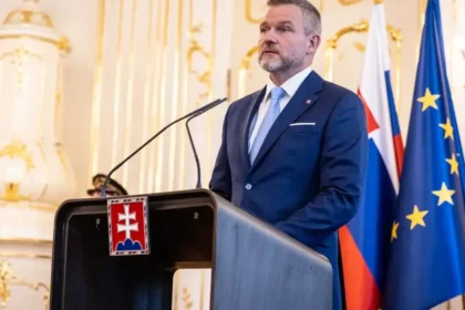 Pellegrini na Dukle vyzval na mier a varoval pred zbrojením v Európe