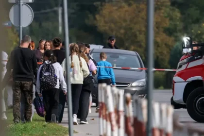 Po sérii útokov zatvorili v Poľsku 50 škôl. Rodičia nechávajú deti doma