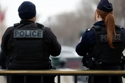 Polícia zatkla mladistvého po streľbe v škole na juhu Francúzska