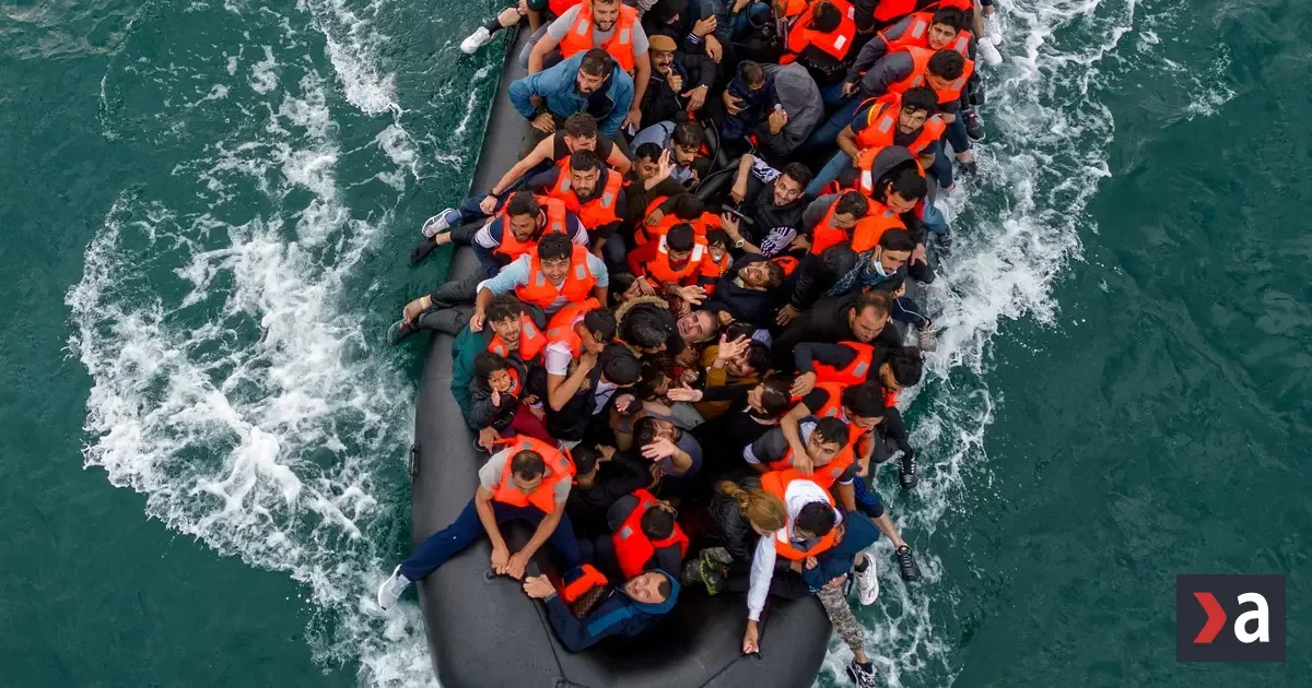 Pri africkom východnom pobreží sa potopil migrantný čln, viac ako sto obetí
