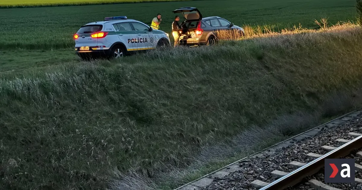 Pri Košiciach sa zrazil vlak s osobou, cestujúci musia počítať s meškaním