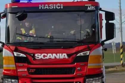 Pri požiari strechy domu v Liptovskom Trnovci vznikla škoda za 130-tisíc eur
