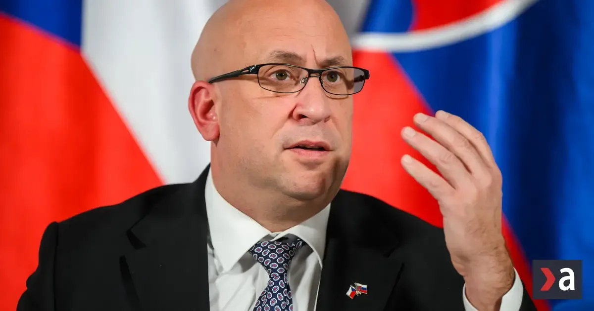 Ráž dlho odmietal diskusiu s Vallom, teraz pred ním stojí. Prijme výzvu?