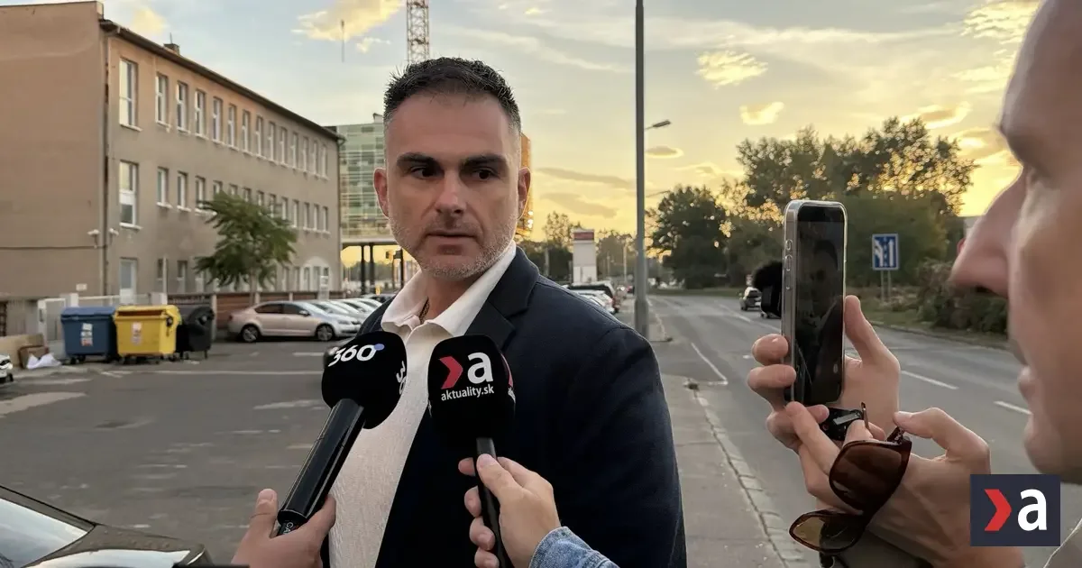 Rezort vnútra tlačí na úrad, aby vyhovel Svítkovi, ktorý nemá funkciu ani plat