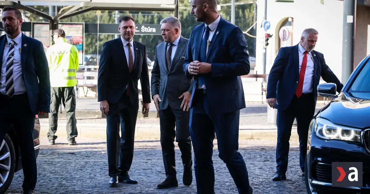 Robert Fico prišiel s Tomášom Tarabom na ministerstvo životného prostredia