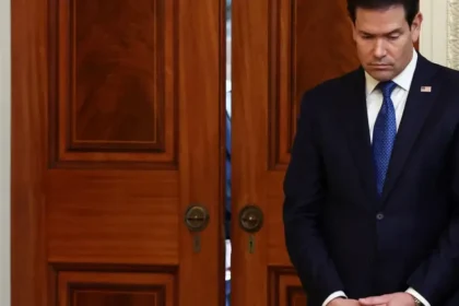 Rubio vyzval Rusko na transparentnosť po úmrtí laborantky. WHO riziko hodnotí ako nízke