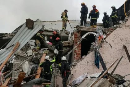 Ruské riadené bomby zabili v Charkove päť ľudí a desiatky zranili