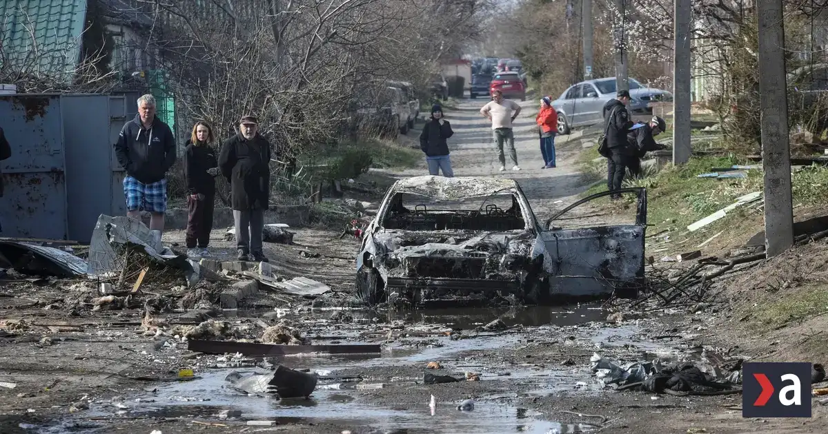 Ruský dron zasiahol železničnú stanicu v Dnipre, hlásia obete