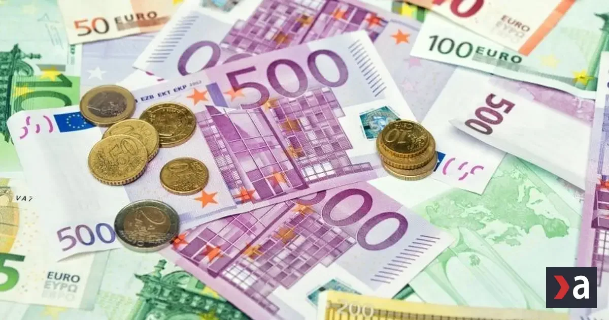 Seniorka vyhodila z okna tašku s 10-tisíc eurami, podvodník sa vydával za jej vnuka
