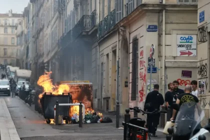 Slovenskí študenti podporili protesty vo Francúzsku, vyzvali vládu nevšímať si mladých