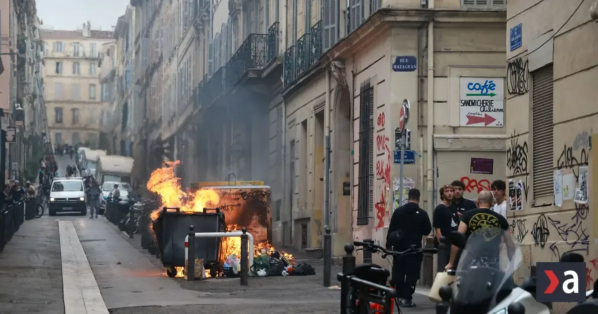Slovenskí študenti podporili protesty vo Francúzsku, vyzvali vládu nevšímať si mladých