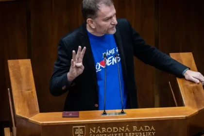 Štátna ochrana patrí len tým, ktorí dodržiavajú bezpečnostné pokyny, tvrdí minister vnútra