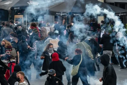 Študentské protesty v Bruseli prerástli do zrážok s políciou