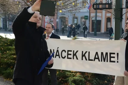 Tieto voľby neboli len o číslach. Odhalili fiasko Republiky aj hanbu Smeru
