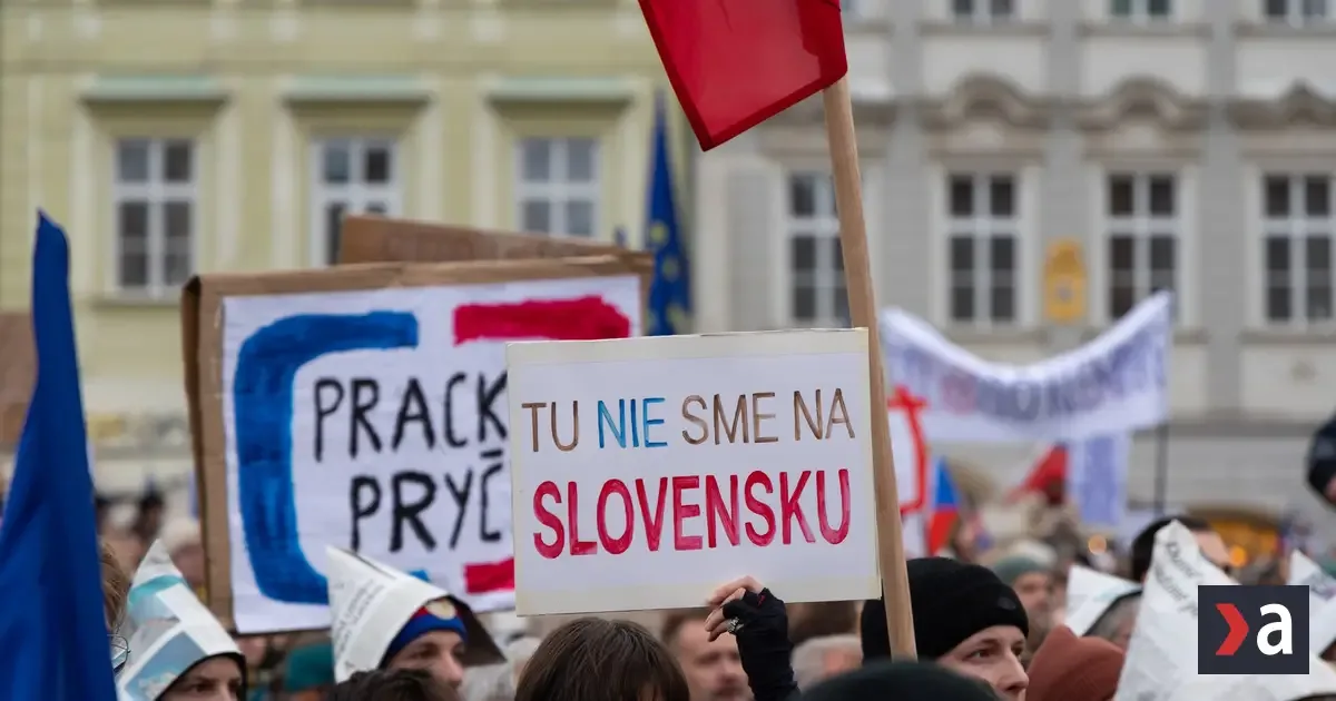 Tisíce ľudí v Prahe demonštrovali proti koncu koncesionárskych poplatkov