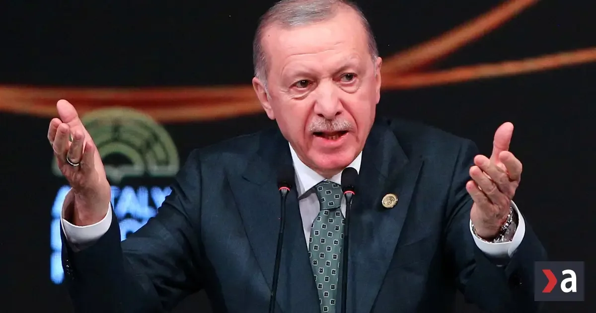 Turecký politický otras: Primátor opozičného Izmiru sa pridal k Erdoganovej strane