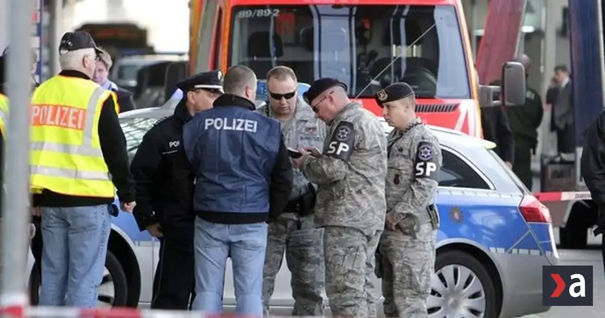 V Kolíne vyšetrujú sexuálny útok pomocou robota, mladíci ho mali vysielať naživo