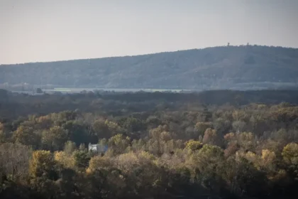 V noci udrú mrazy až do -5 stupňov, na cestách hrozia hmly