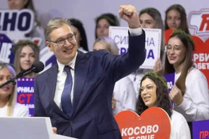 Vučić chce byť do dvoch rokov späť pri moci